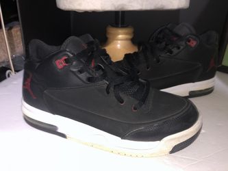 Jordan’s size 7 Y flight very nice