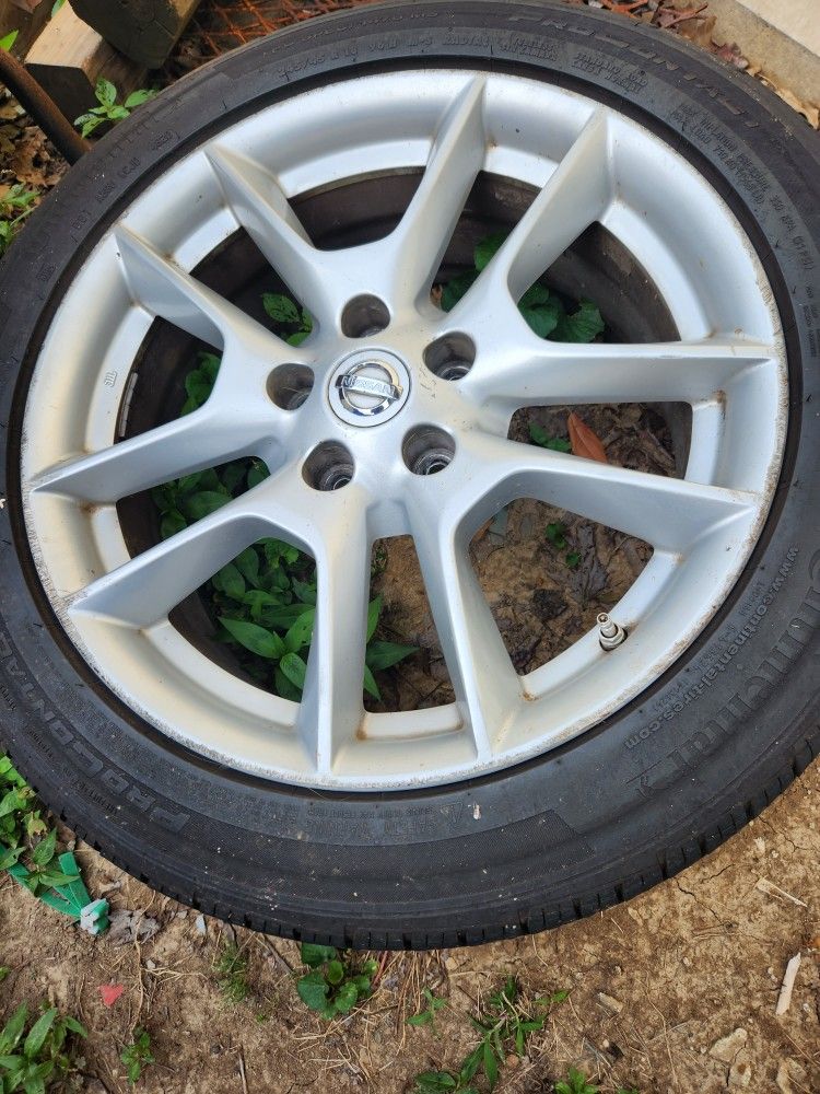 Nissan Maxima Tires 245/45R18