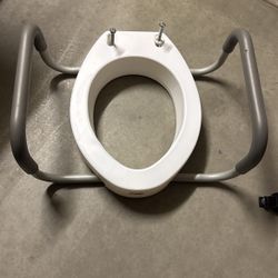 Toilet Seat Raiser 5” Oval 