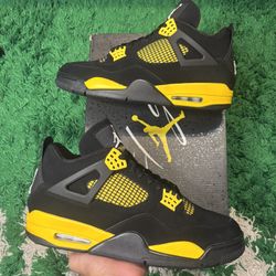 Jordan 4 Thunder