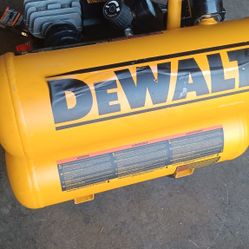 DEWALT CORDED  OIL COMPRESSOR  4 GALLON  