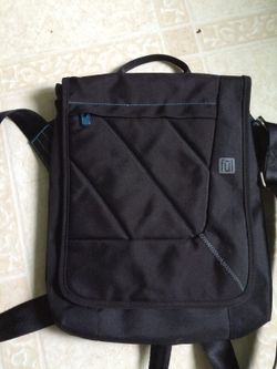 Insulated vinyl laptop bag
