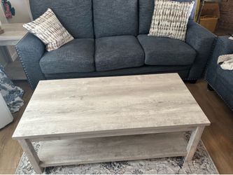 Jerome’s 3 Piece Coffee Table Set-Grayish white wash