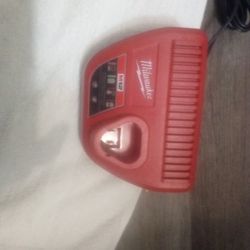 Milwaukee 12v Charger 