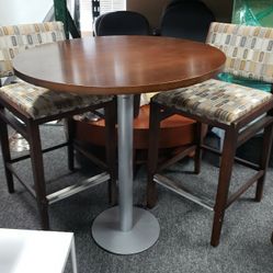PUB TABLE & 2  STOOLS