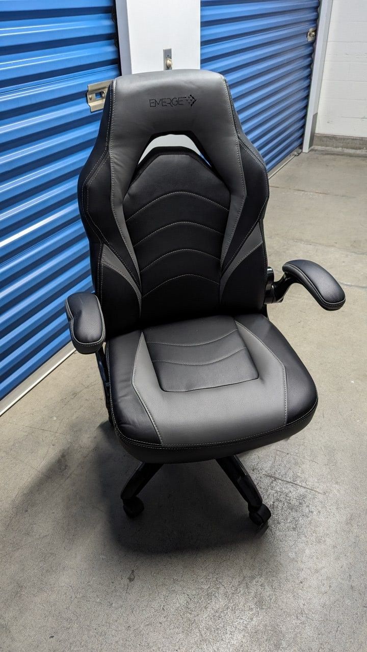 Staples Emerge Vortex Gaming Chair