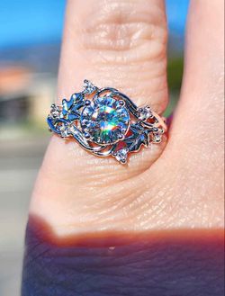 1 Carat Moissanite with Leaf Cubic Zirconia Detail Stainless Steel Ring.