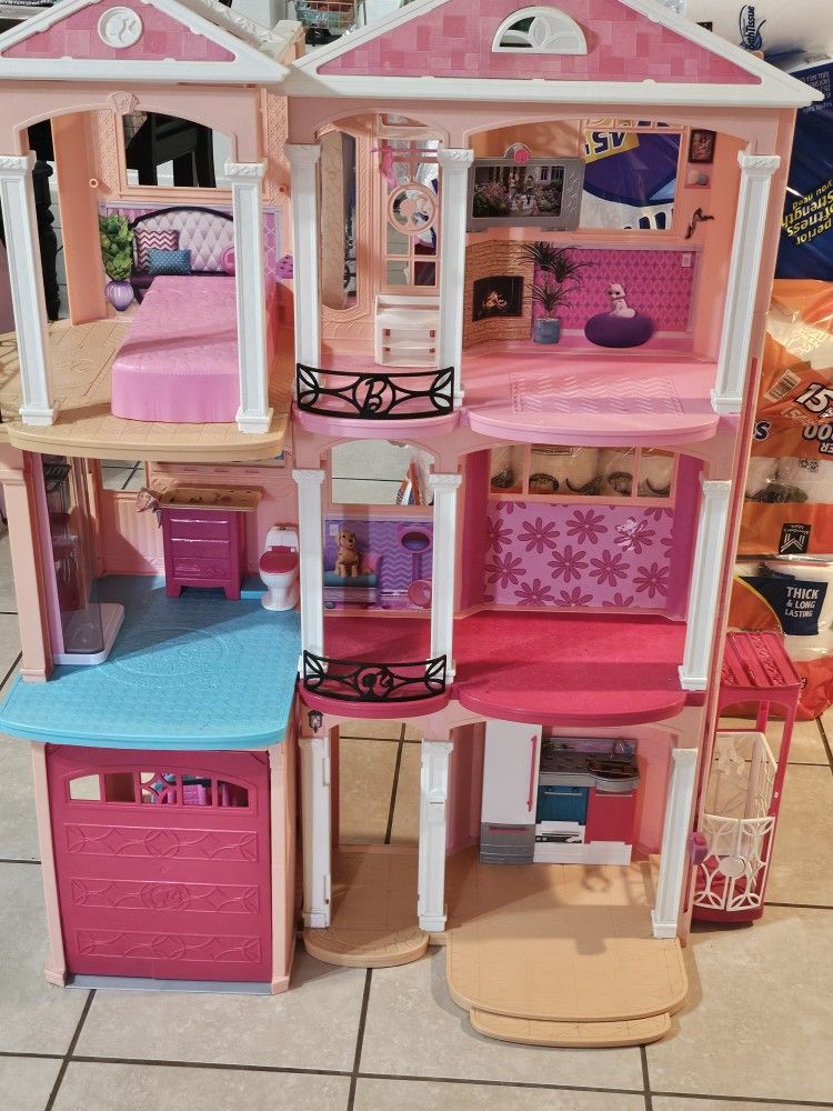 Vendo Esta Casa De Barbie Tal Como Se Ve En Las Fotos