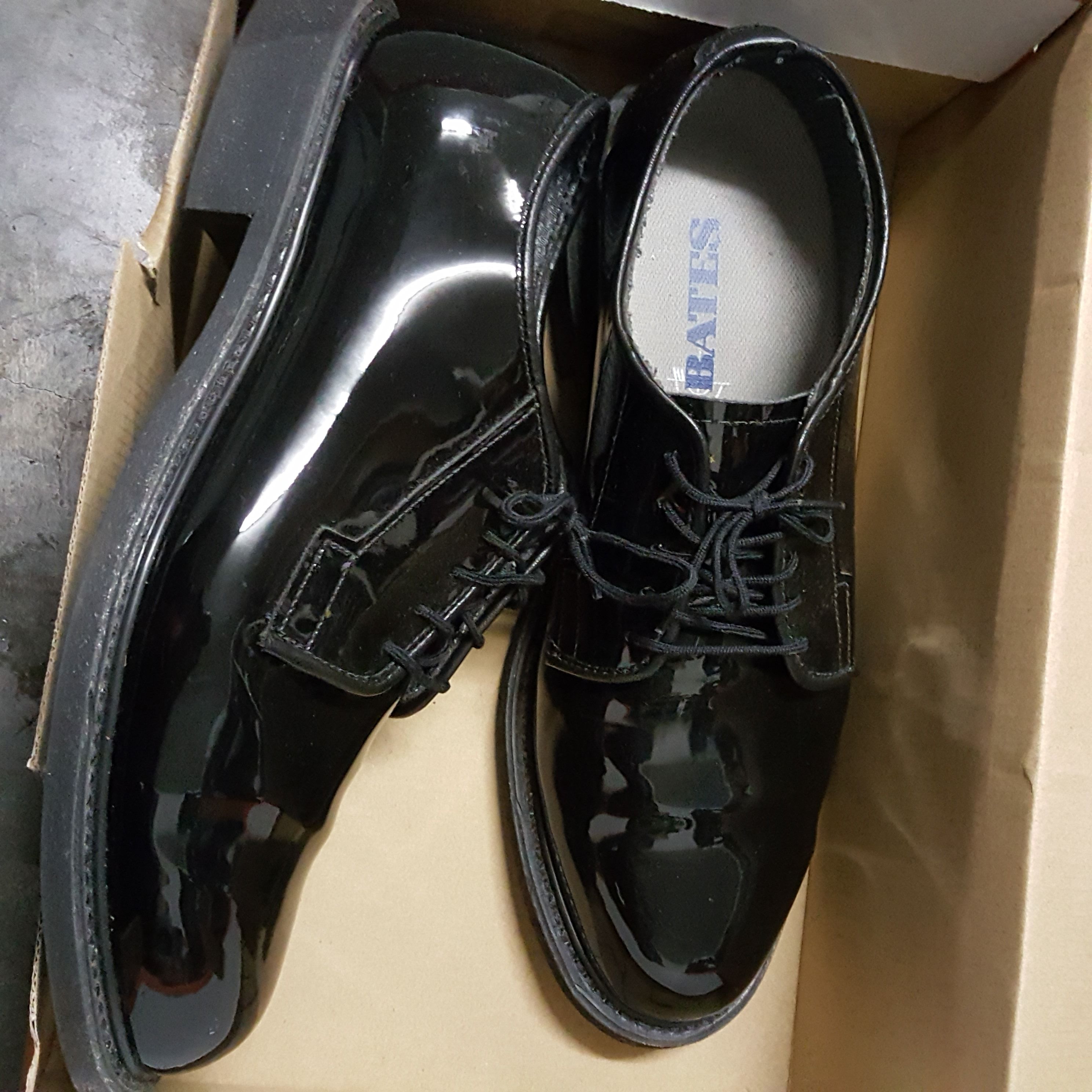DRESS SHOES SIZE 9