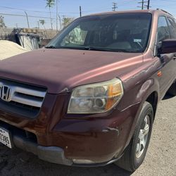 2008 Honda Pilot Awd, Runs And Drives Good. 