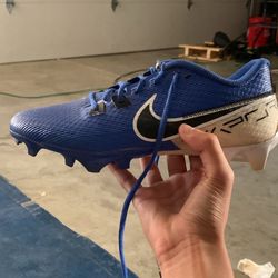 Football Cleats Size 7