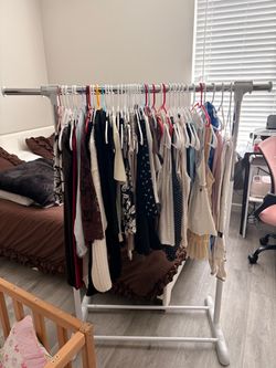 Women’s xs top lot
