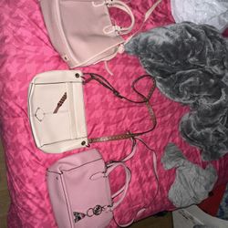 Pink Shoulder Bags 