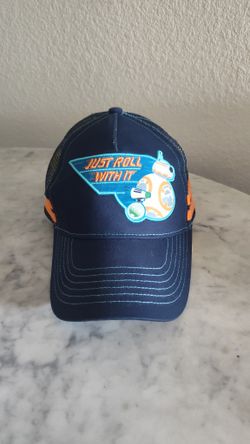 Disney Cap with a Star Wars theme BB‑8 and D‑O.