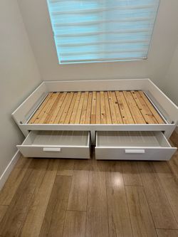Twin plus queen size bed