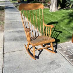 Rocking chair 