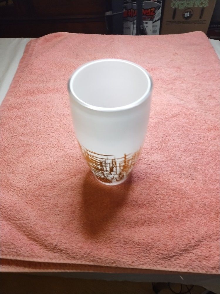 Modern Vase With Gold Pattern