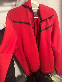 Red nike tech fleece