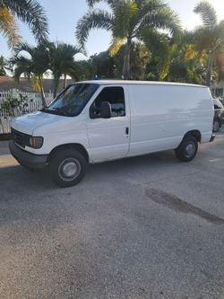 Excellent Offer Ford E-Series Cargo Van White