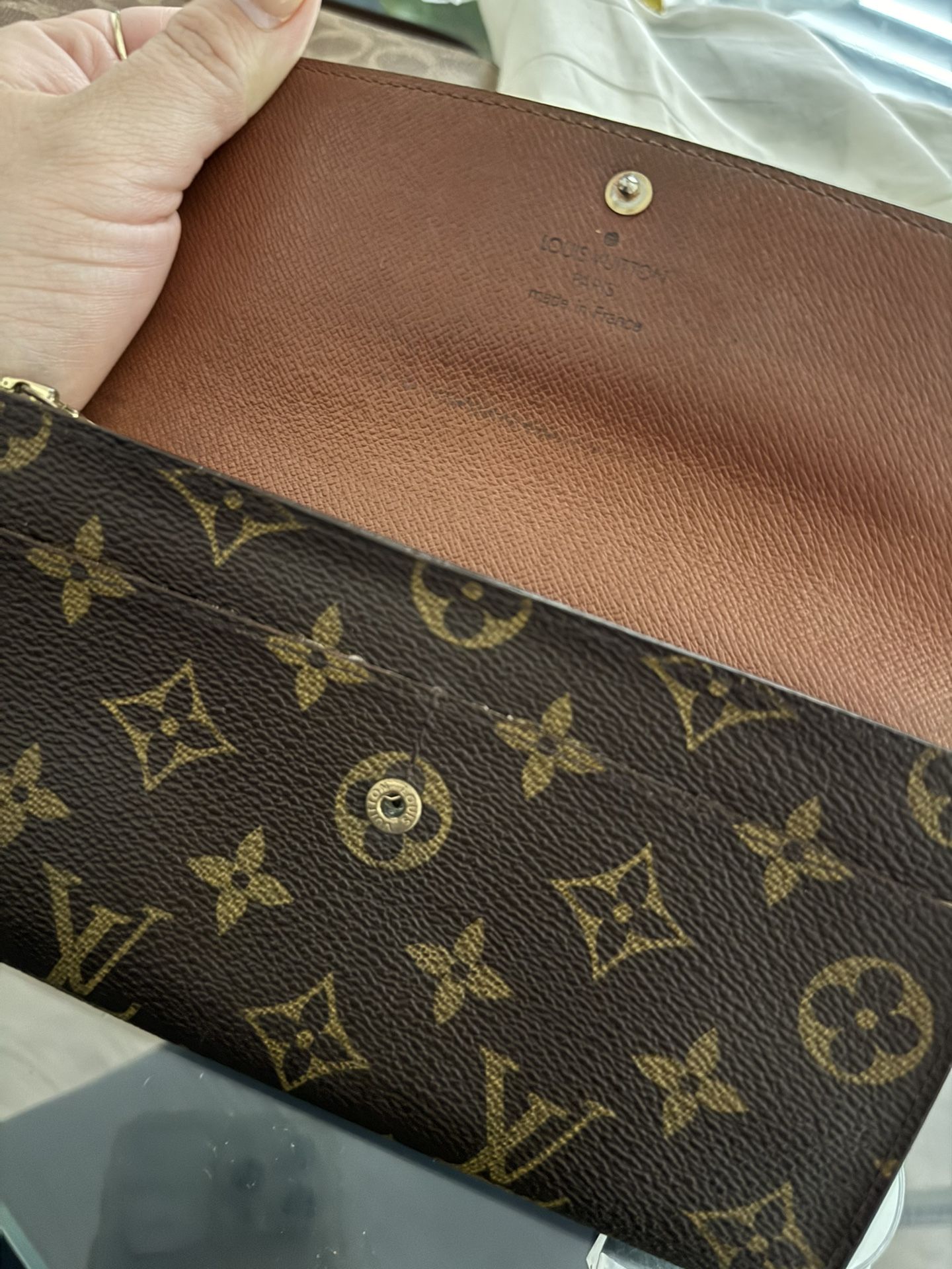 Authentic Wallet