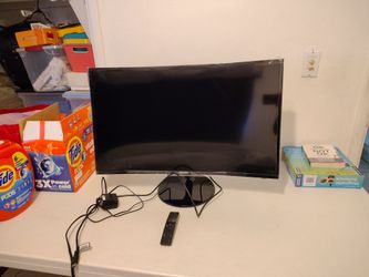 Samsung curved screen 17 x 28 with remote