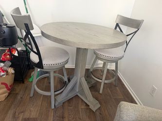 Used table 2 chairs