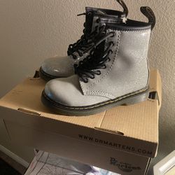Dr Martens Jr Size 11us
