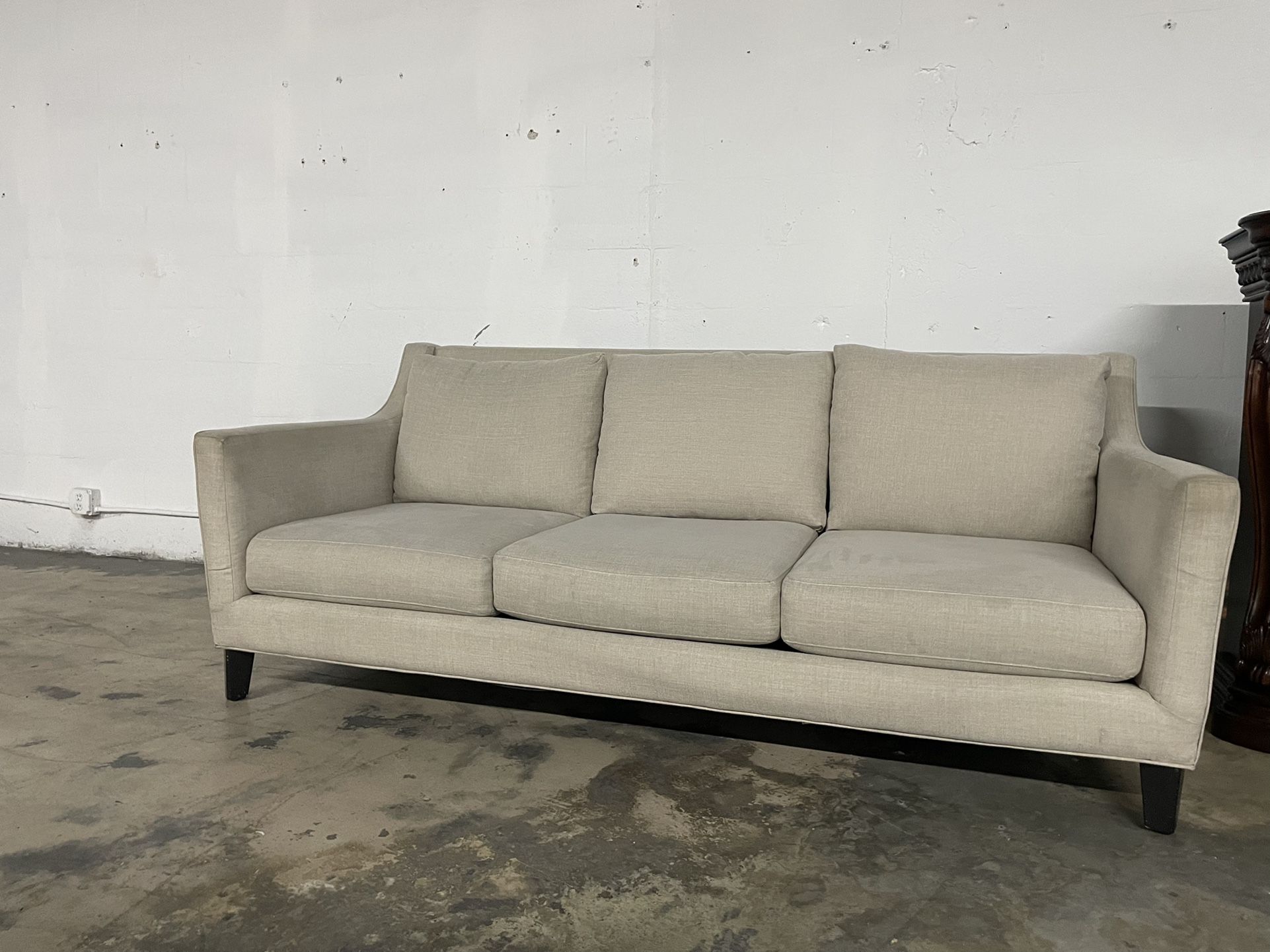Beautiful Beige Three Seater Couch / Sofa 🚚FREE DELIVERY 🚚
