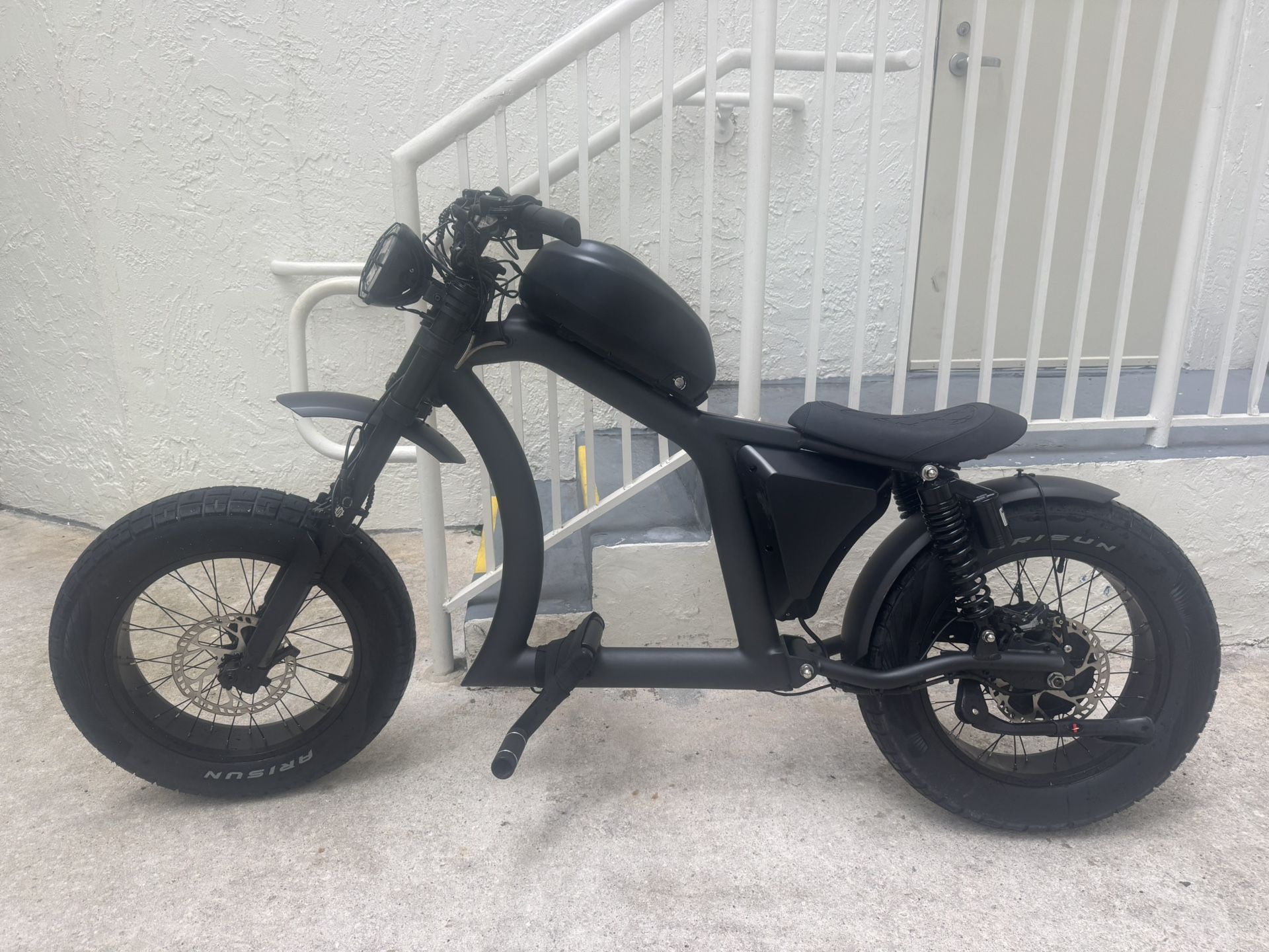 Electric Bike BIGNIU BGX Electric Bike – Up to 40 MPH Low Miles