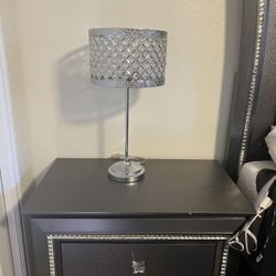 Queen Bedroom 