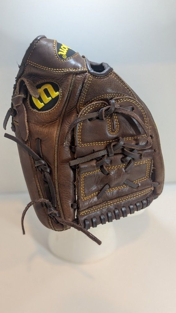 Wilson A800 12.25” Optima Fully Broken In Baseball Softball Glove Right H Throw