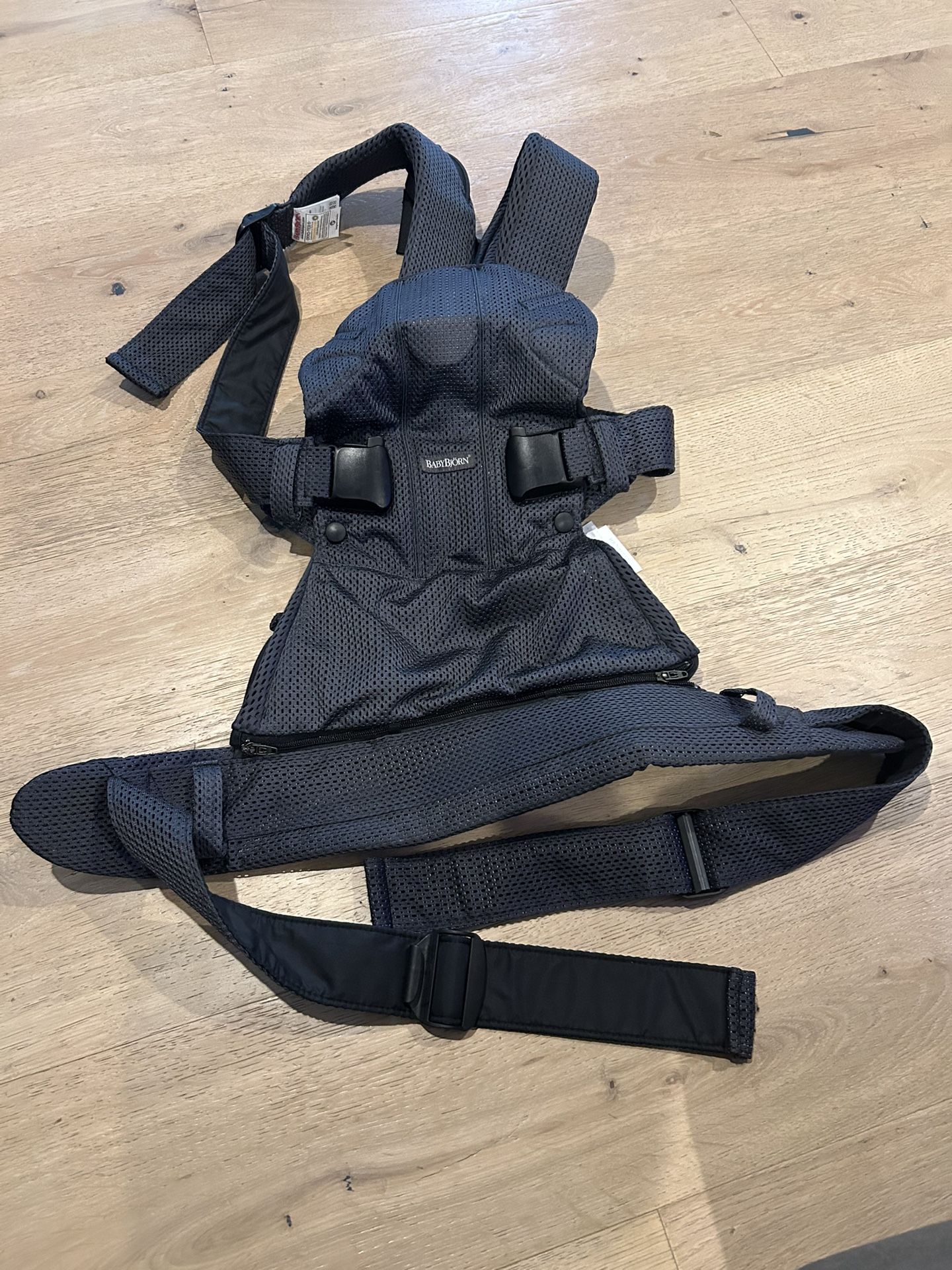 Like New Baby Bjorn Air One Carrier