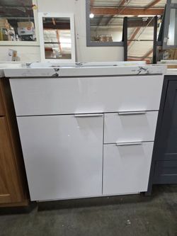 European 30" White Bathroom Vanity with Marble Quartz Top