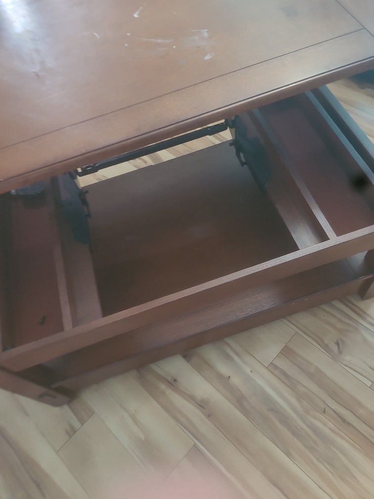 Coffee Table That Extands With Shelves 