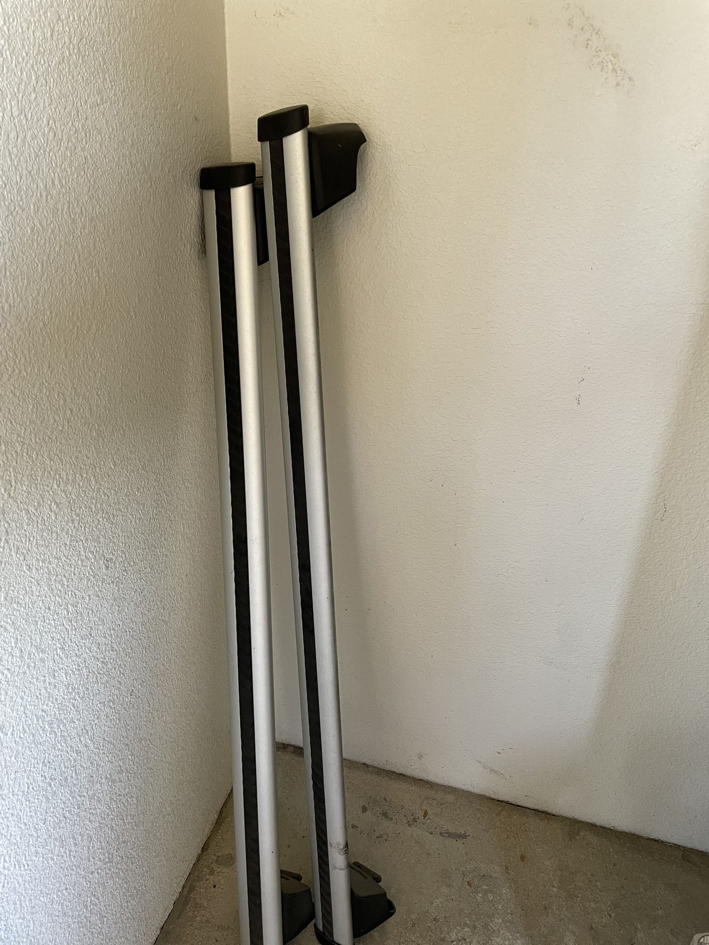 Audi Q5 Base roof carrier bars (authentic from Audi) Original price $500