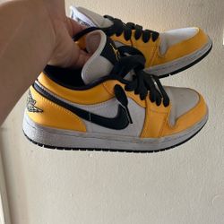 Woman Shoes 6.5 10$$ Pick Up In South Gate