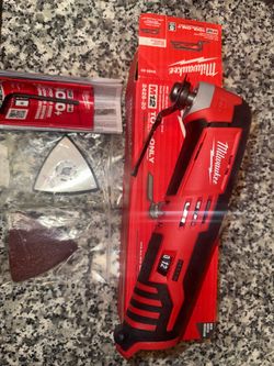 Milwaukee M12 12V Cordless Oscillating Multi-Tool
