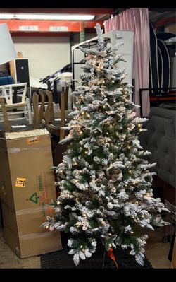 New 6.5’ Christmas Tree