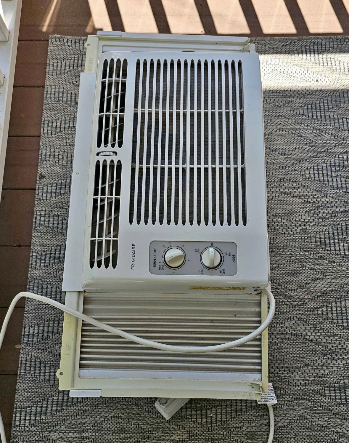 Air Conditioner 5000 BTU/ Aire Acondicionado