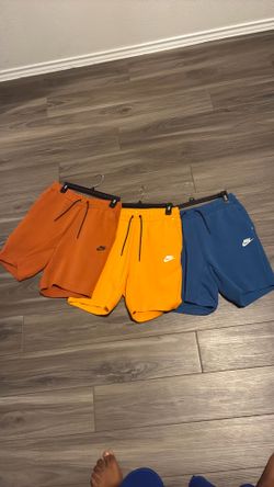 Nike tech shorts sz small