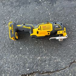 Dewalt DCS356 Multi-tool
