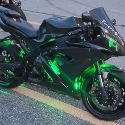 YAMAHA R1