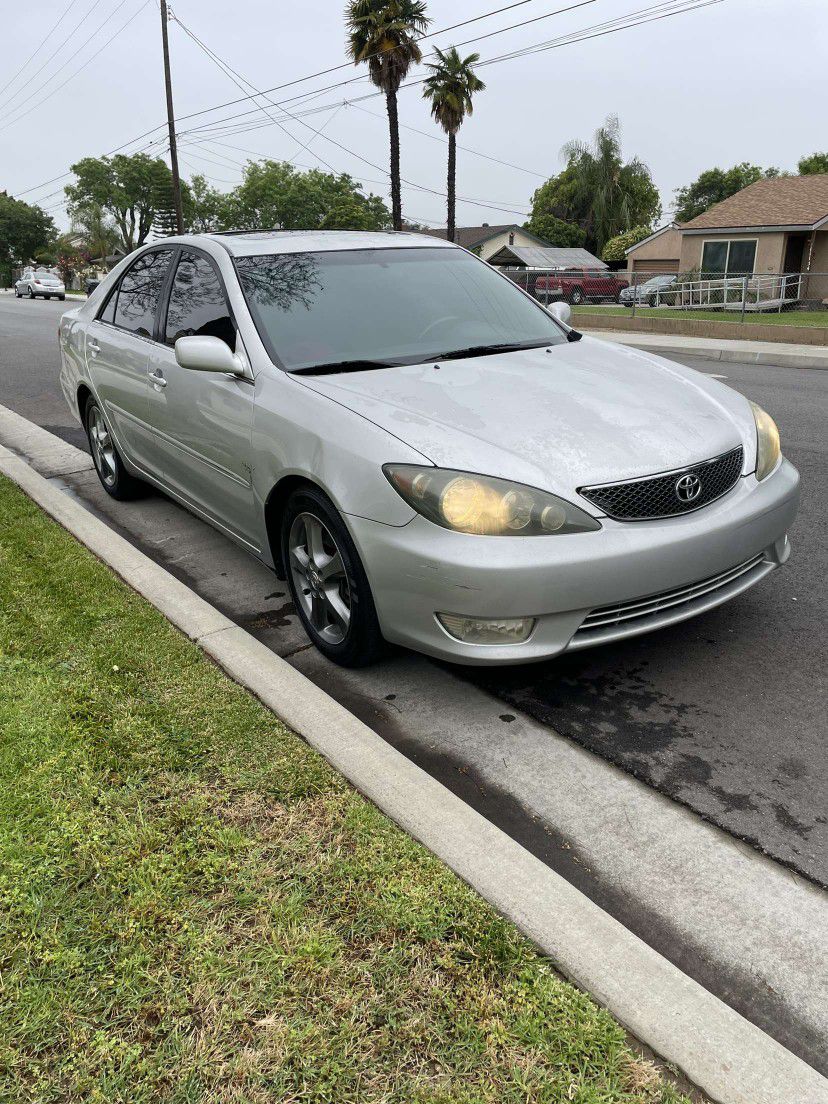 2005 Toyota Camry Clean Tittle 