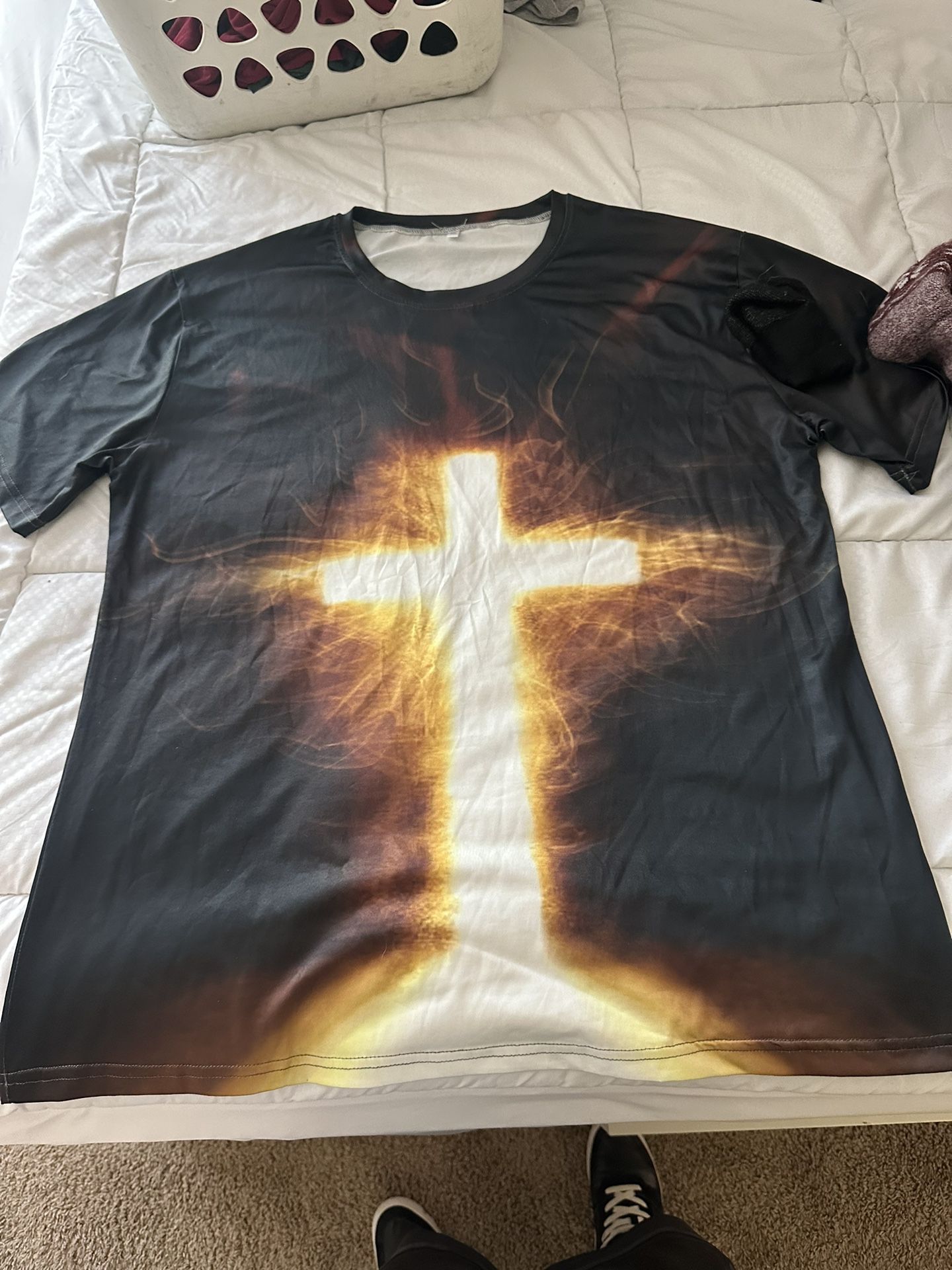 Cross T Shirt. Xl