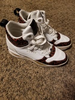 Guess Shoes Size 8m