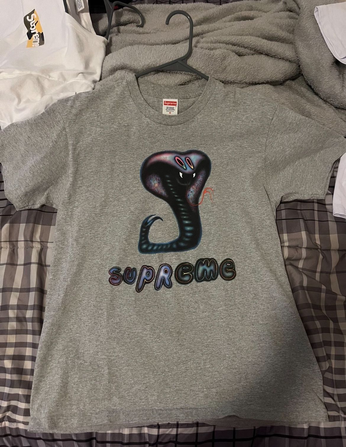 Men’s Supreme Tee Size M