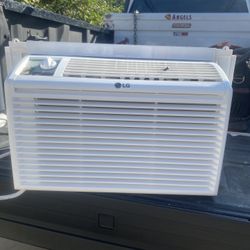 Window AC unit 