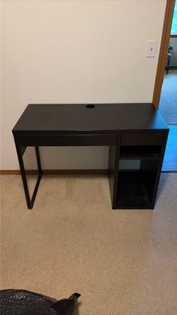 IKEA MICKE Desk