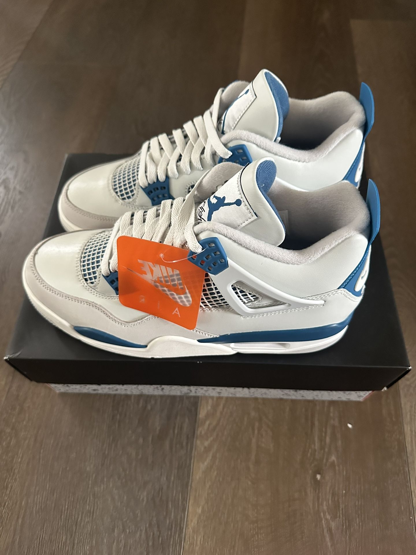 Jordan 4 Military Blue Size 10.5