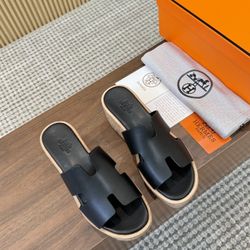 Classic H platform shoes,